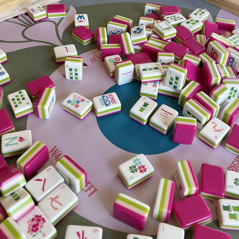 Layered Stripe Mahjong Set – 166 Tiles (Acrylic, Engraved Logo)